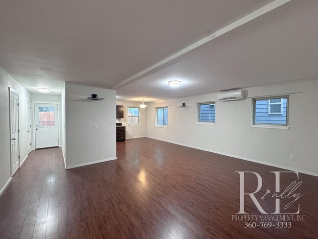 Photo - Comfort Meets Style in This Charming Poulsbo Home on Inspiration Street