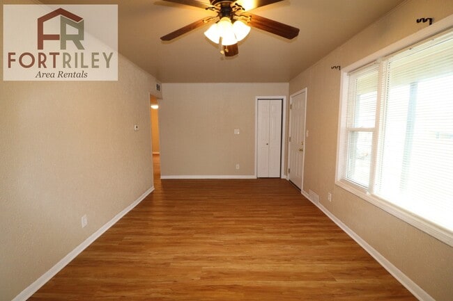 Photo - Spacious rental home!
