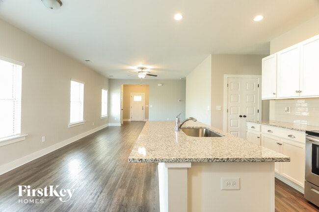 Photo - 1397 Woodridge Pl