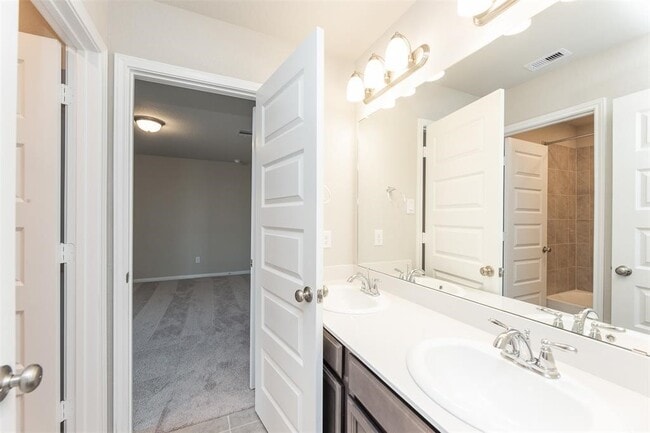Building Photo - 1230 Glendora Dr