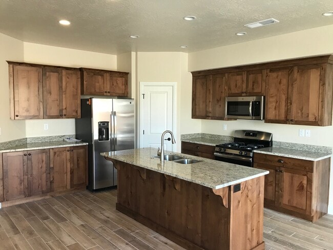 Photo - 509 N 530 W