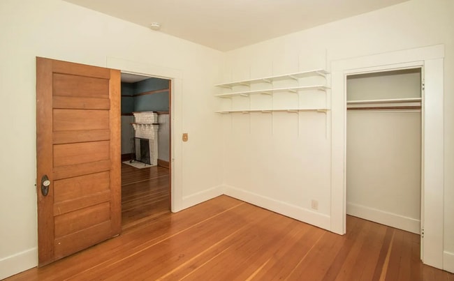 Photo - 3 Bed, 1 Bath Home by Downtown!