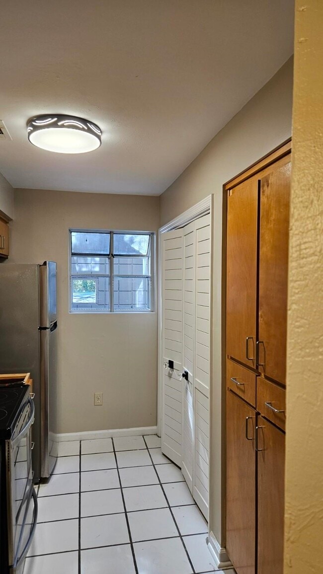 Photo - 1998 Nicklaus Dr