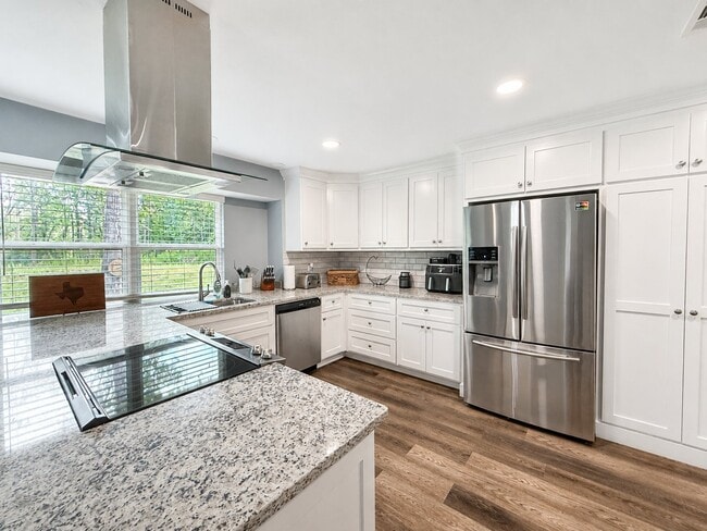Photo - 310 Spring Lake Dr
