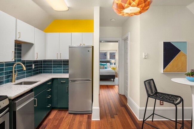 Photo - Quiet Corner of Capitol Hill in a Classic, Beautiful Home Unidad F361