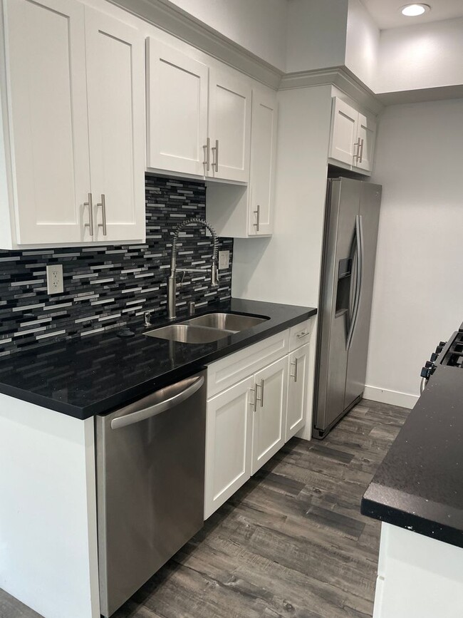 Photo - 626 W 76th St Unit 626 W 76th St