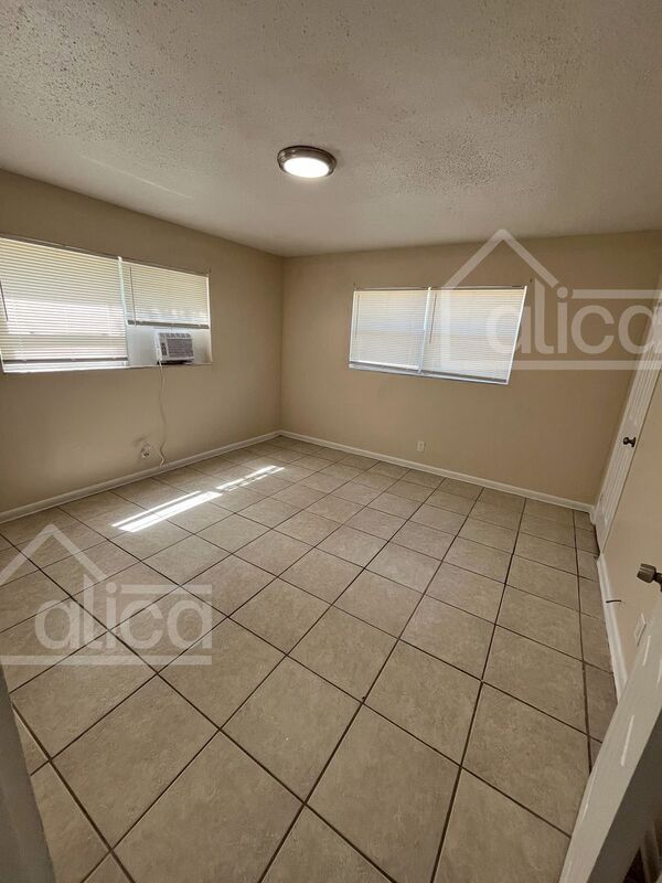 Photo - 610 6th St Unit #A