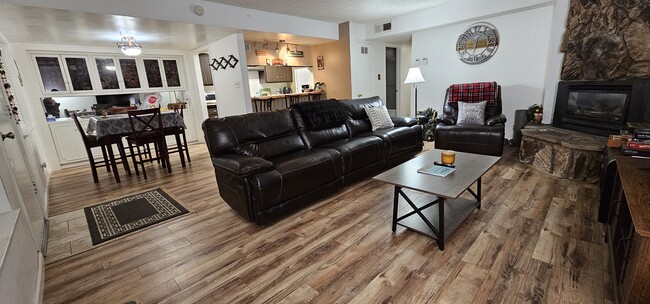 Building Photo - 1168 Herbert Ave Unit Condo B