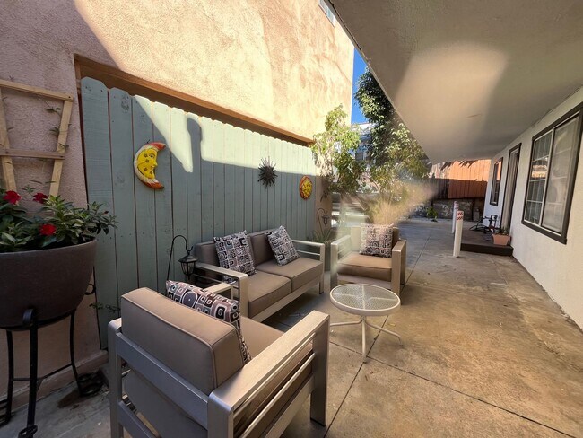 Photo - Excellent Echo Park Location with outdoor ...