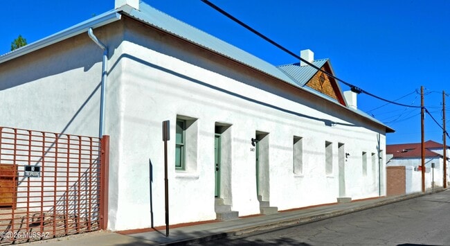Photo - 143 W Simpson St