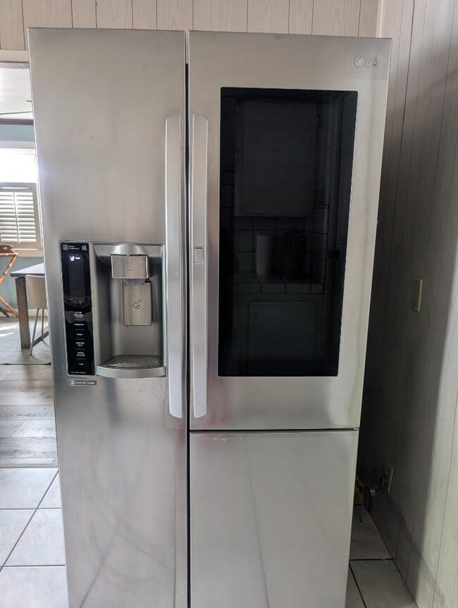 Building Photo - 481 Rutland Ave