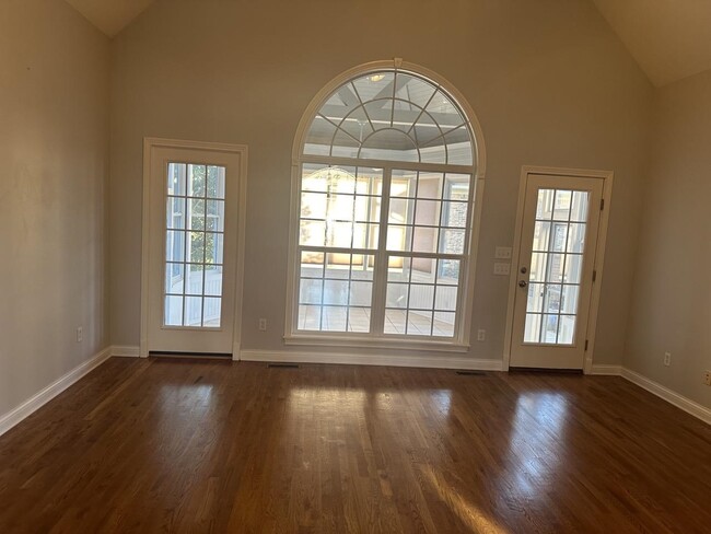 Photo - 2711 Avondale Dr
