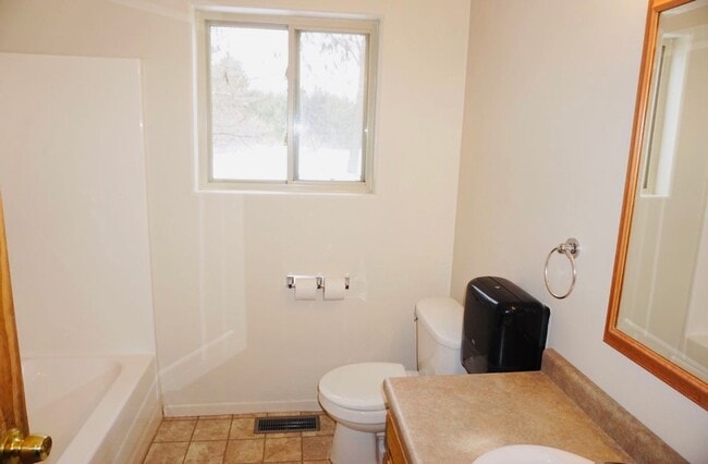 Photo - 3 Bedroom/ 1 Bath Home