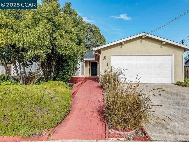 Photo - 2111 Shasta Dr House