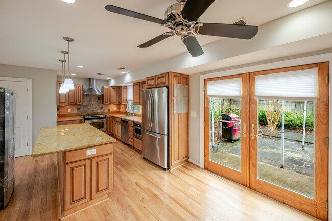 Photo - 5806 Flanders St