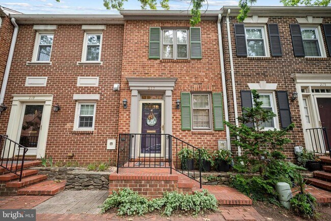 Photo - 217 Oronoco St Townhome