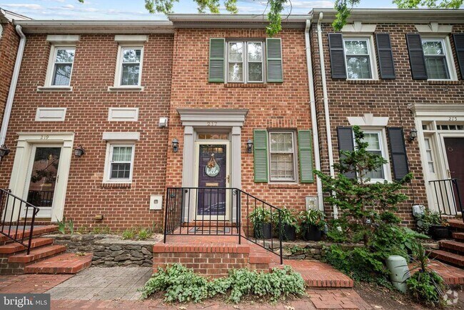 Building Photo - 217 Oronoco St Rental