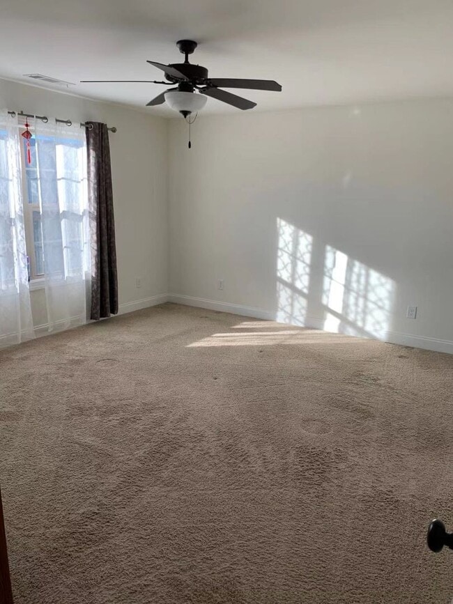 2037 Stephanie Ct