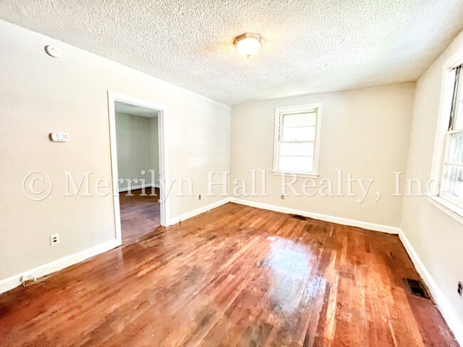 Photo - Cute Historic Bungalow Near Columbia College!