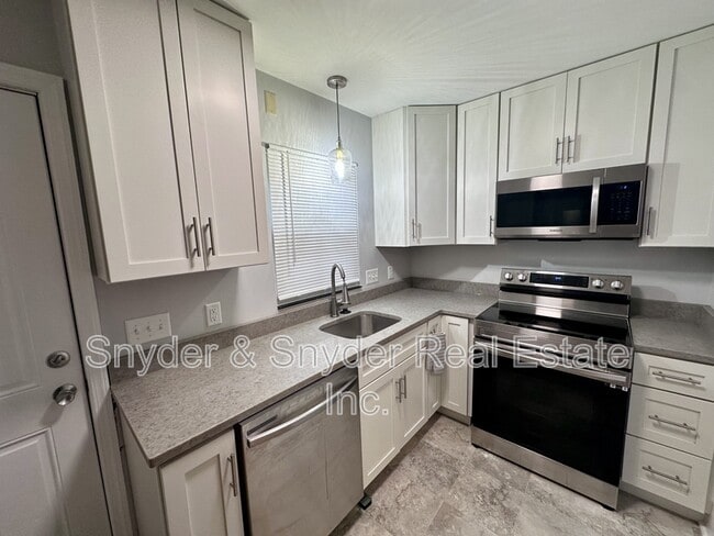 Photo - 1093 N Main St