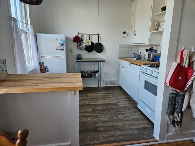 Photo - 312 E Genesee St Unit 312-2