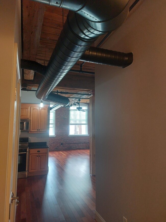 Building Photo - 66 Landing Ln Unit 207