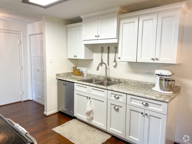 Building Photo - 29 Great Wood Ct Unit 8 Rental