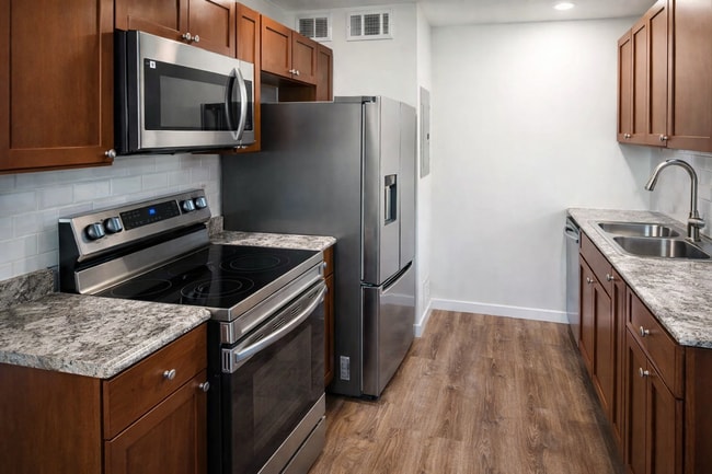 Building Photo - Beautifully updated home