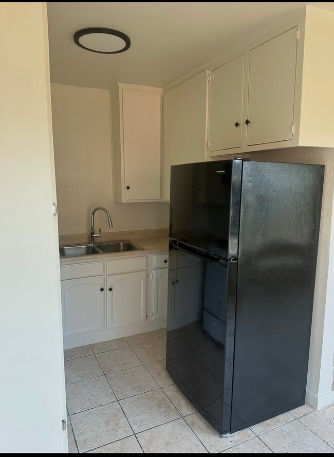 Kitchen, appliances included