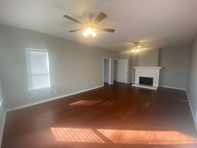 Photo - Cozy & Economical Unit in The Cove w/Waterfront Views of Massalina Bayou & Marina!