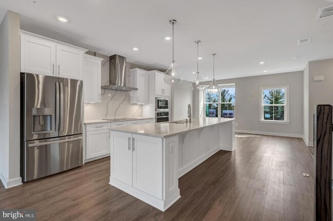 Photo - 43769 Metro Ter