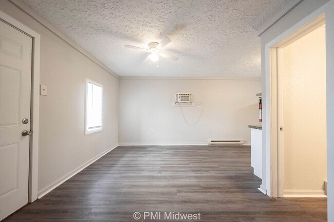 Photo - Cozy 1-Bedroom Gem in Greenfield – Perfectly Sized for Comfort at 400 Sq Ft! Unit Apt 9