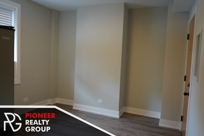 Photo - 505 W Belmont Ave Unit 4G