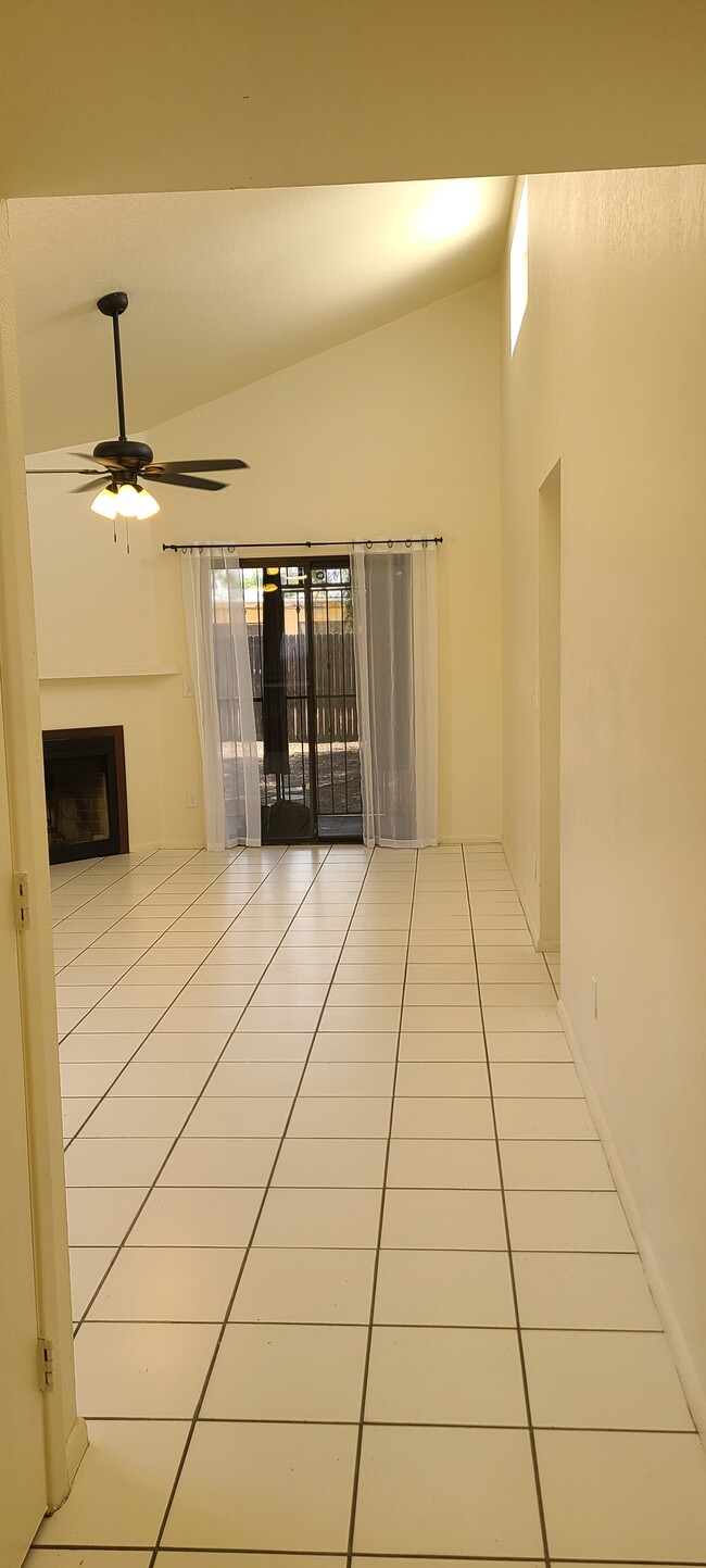 Photo - 5604 E 26th St