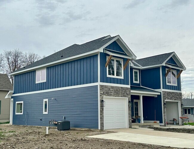 Photo - 115 E Vine St