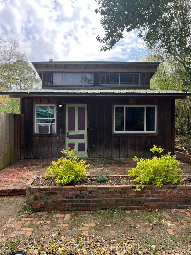 Building Photo - 432 Selma Rd