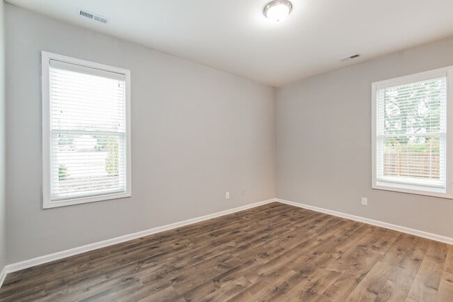 Photo - 125 Sturgeon St