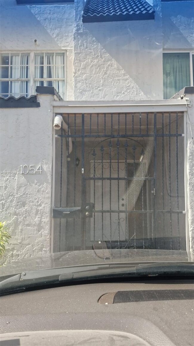Building Photo - 1054 W 44th Terrace Rental
