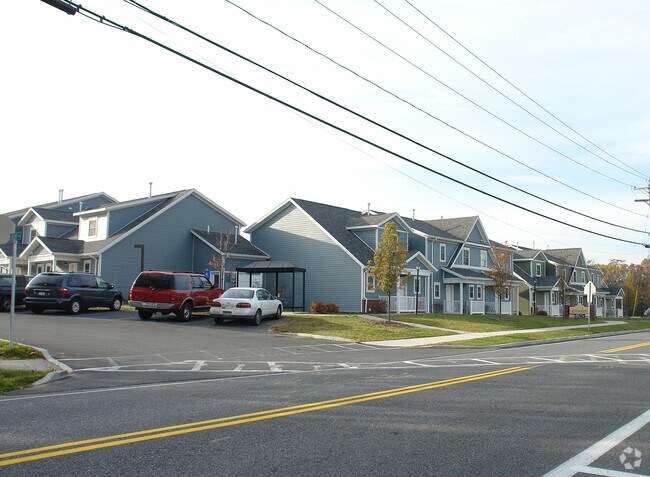 Photo - Crosswinds At Hudson