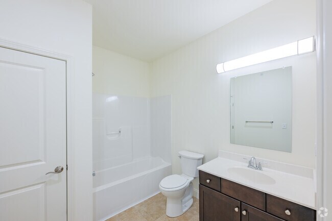 1BR, 1BA - 850SF - Primary Bathroom