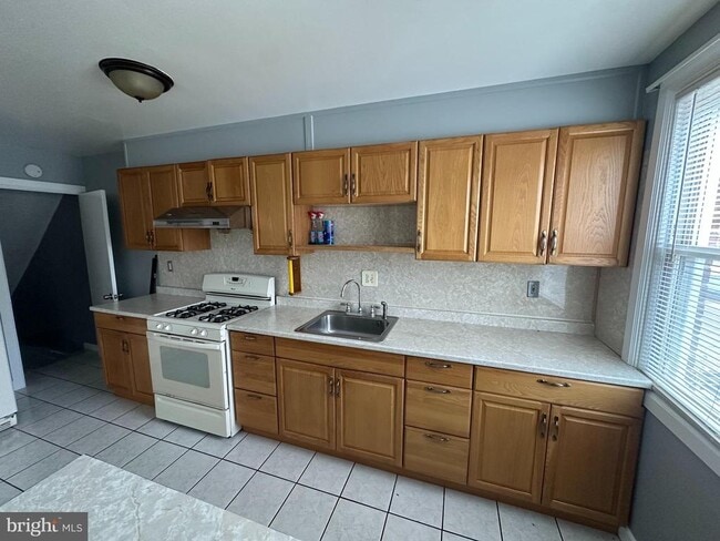 Building Photo - 6723 Leonard St