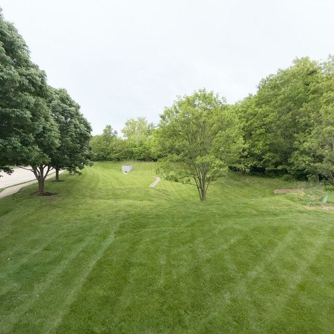 Photo - 569 Parkgate Dr