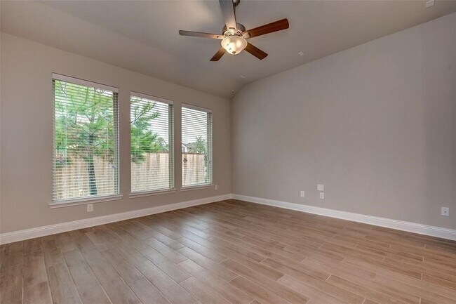 Photo - 4 Centennial Ridge Pl