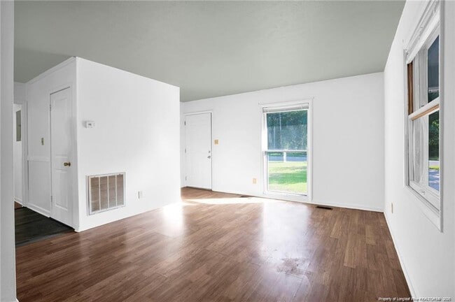 Photo - 417 Perth St