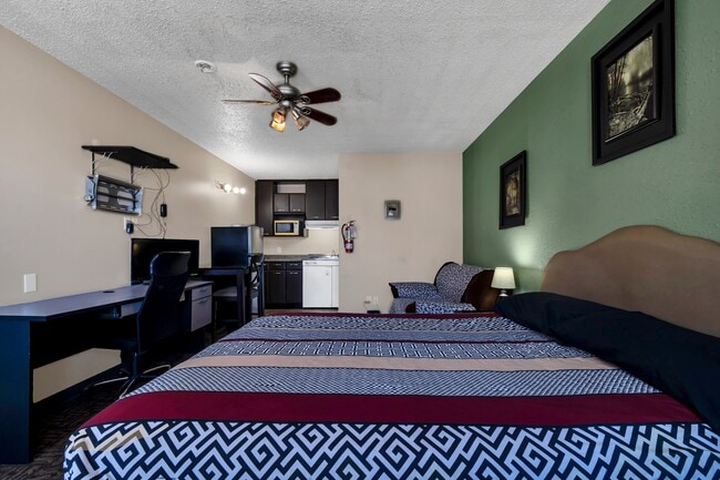 Building Photo - 10415 99 Ave Unit 109