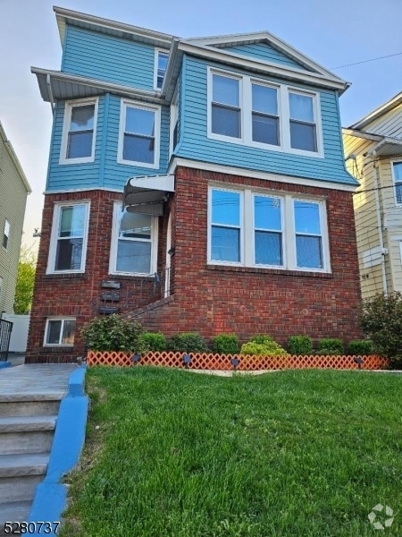 Building Photo - 271 Davis Ave Rental