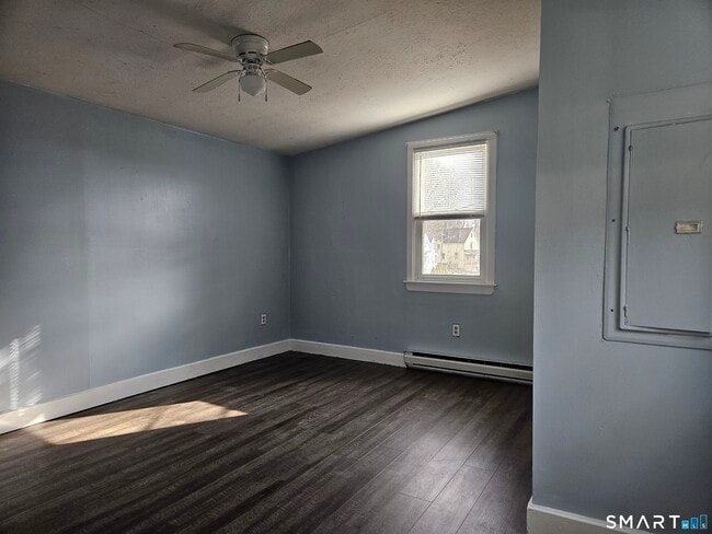 Photo - 57 Warren St