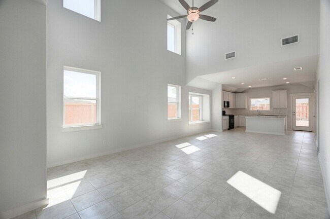 Photo - 21251 Shr Blf Dr