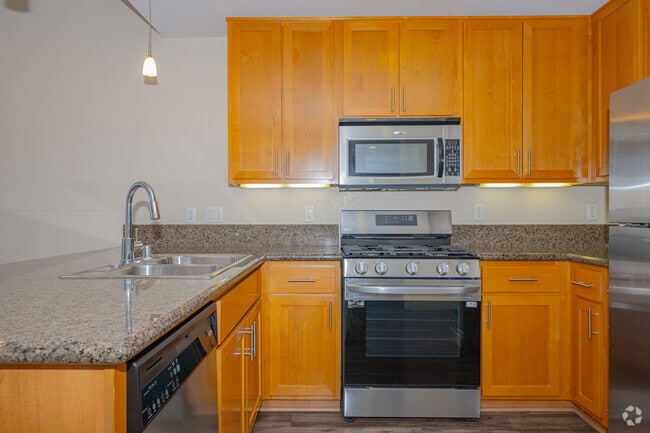 1BR-1BA-709SF-Kitchen