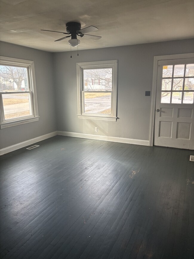 Photo - 2710 Lindsey Dr